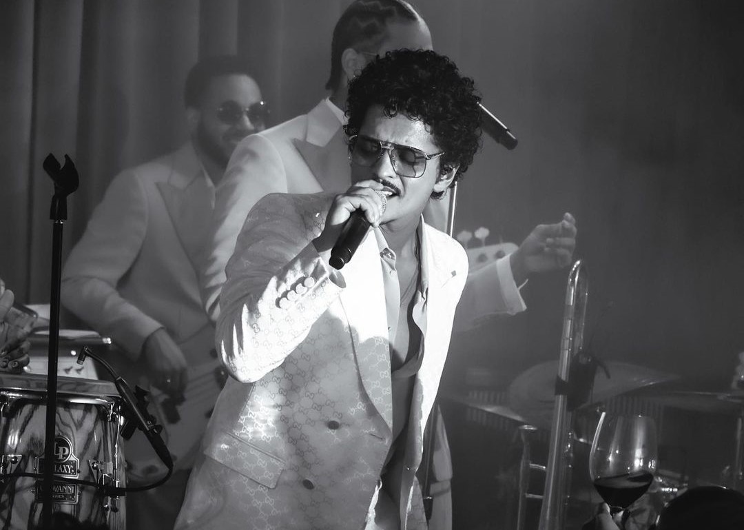 MGM Grand denies Bruno Mars owes $50 million gambling debt