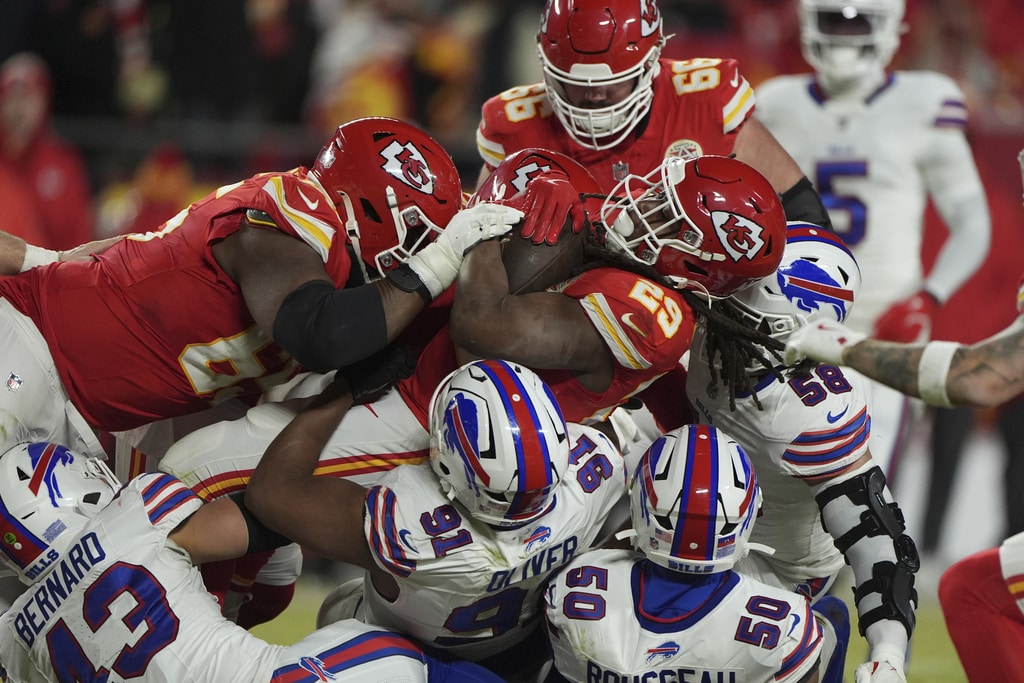 The Chiefs get more Mahomes magic and advance to 3rd straight Super Bowl