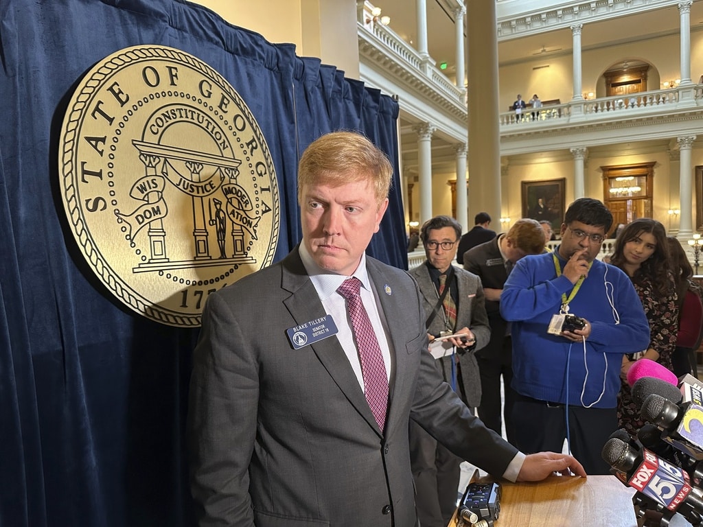 States threaten fines and jail time for officials resisting immigration crackdown