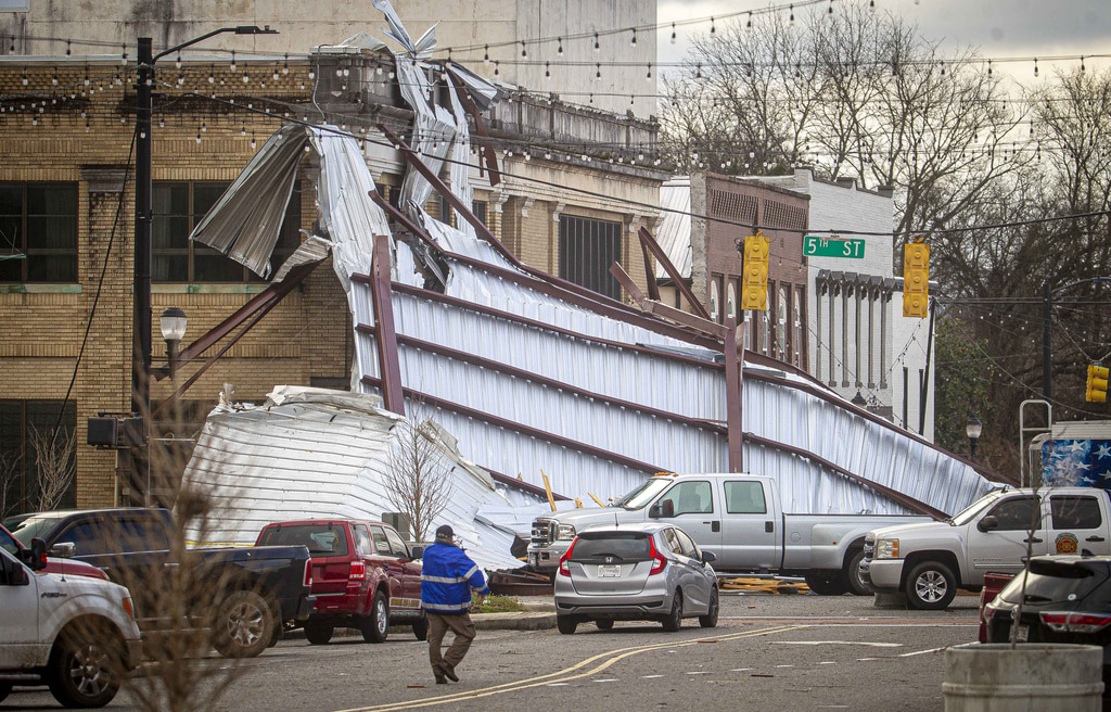 At least 9 dead, including 8 in Kentucky, in latest blast of winter weather