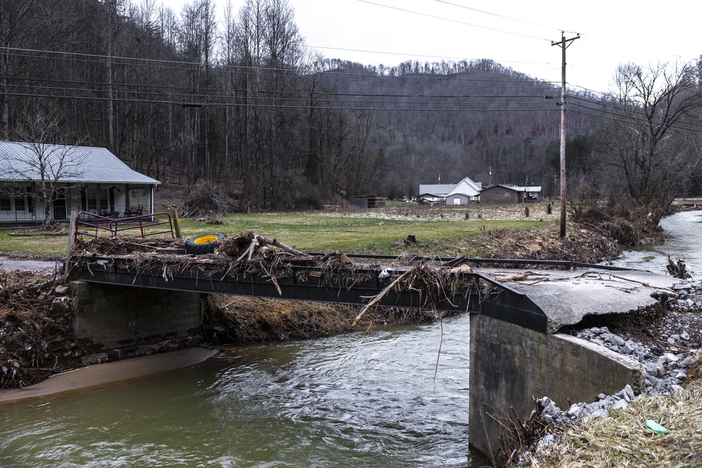 Winter's next wave of storms takes aim at the East Coast