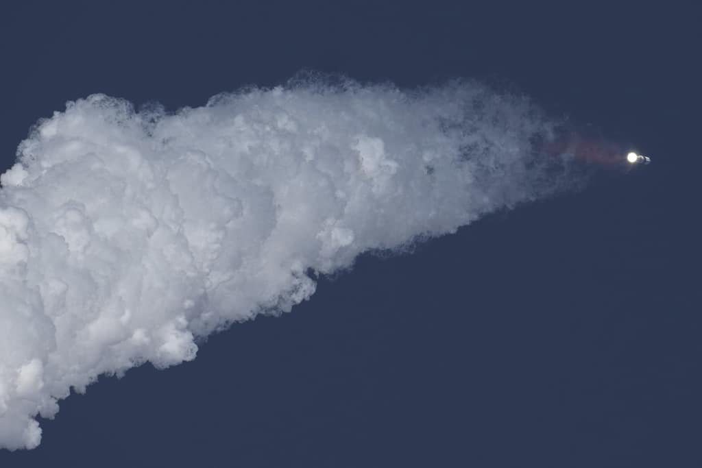 SpaceX's latest Starship test flight ends with another explosion