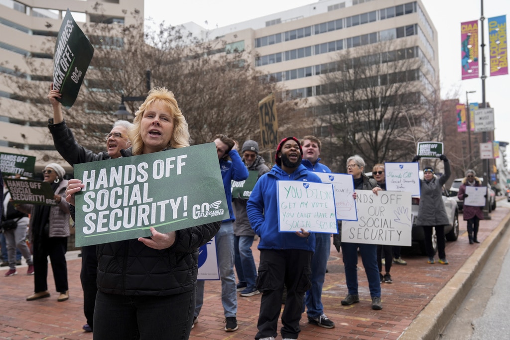 Social Security in-person identity checks opposed by advocates, retirees
