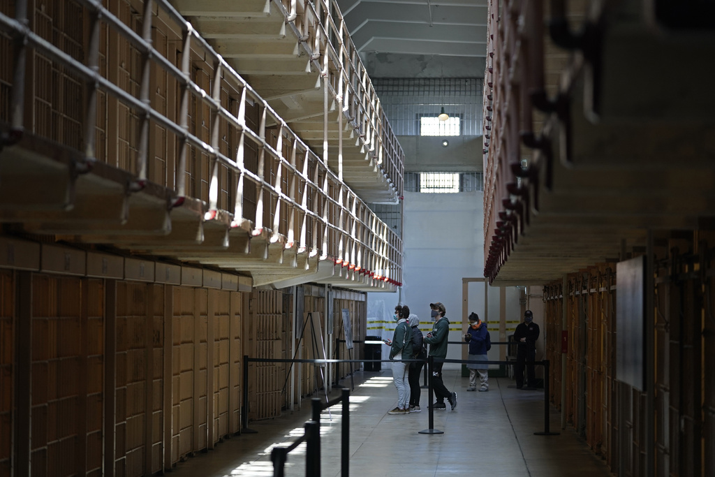 Trump says he will reopen Alcatraz prison