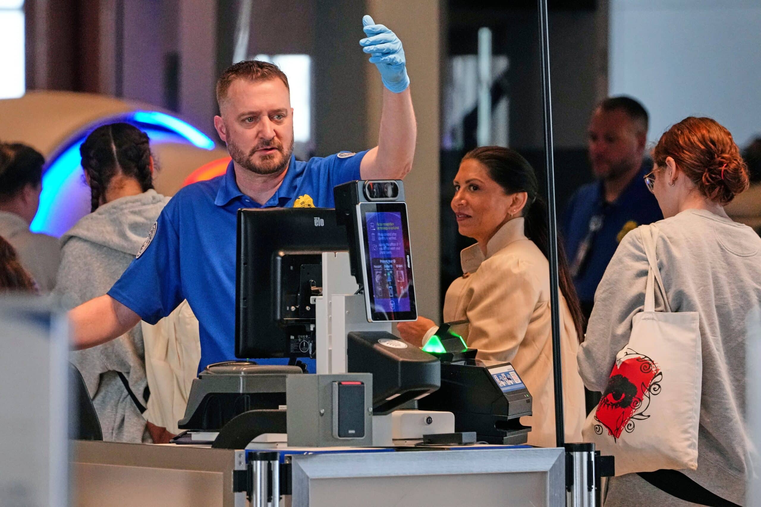 airport delays ease