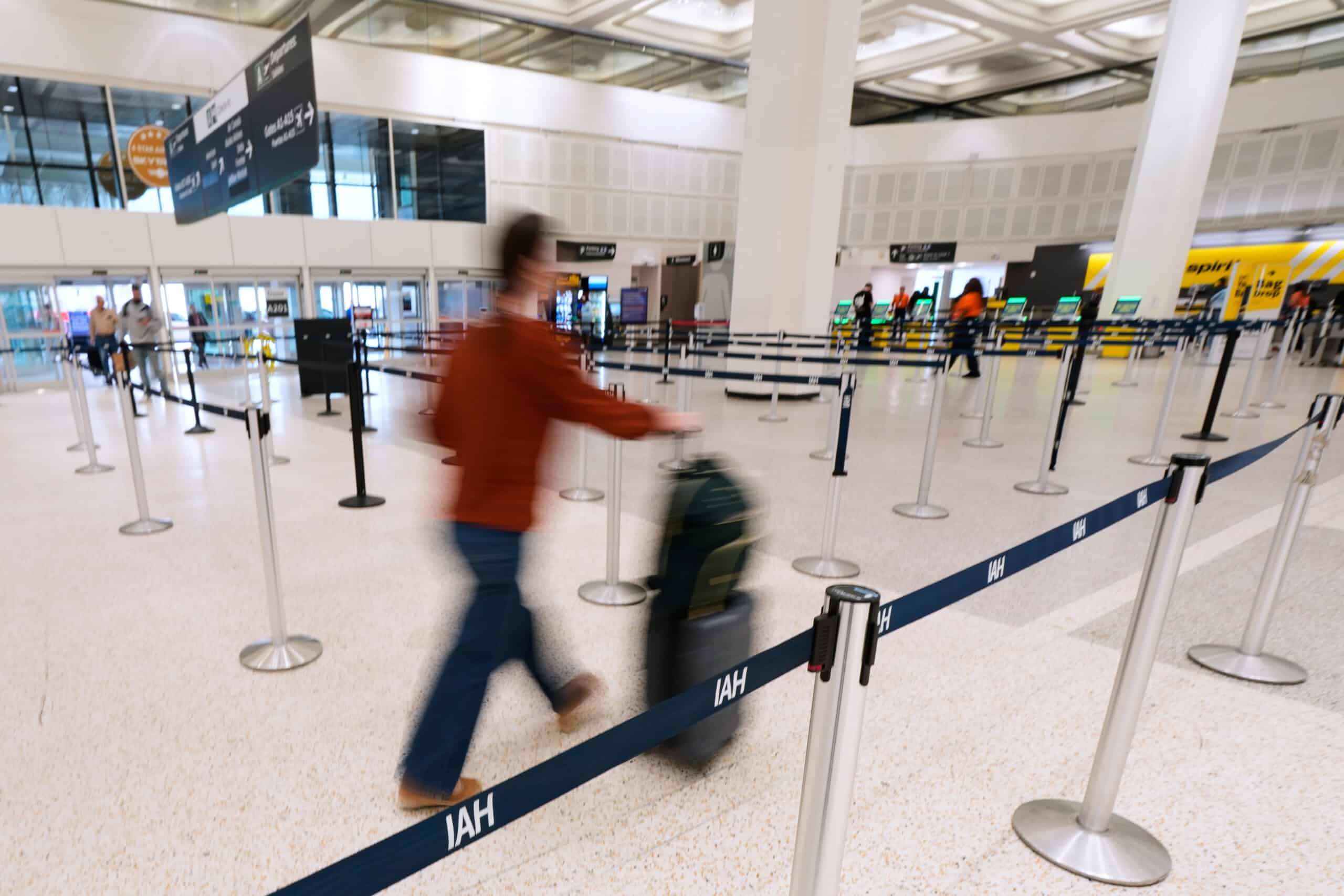 airport delays ease