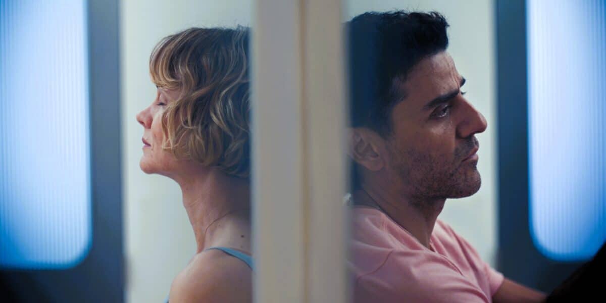 Carey Mulligan as Lindsay Crane-Martin, Oscar Isaac as Josh Martin in "Beef"