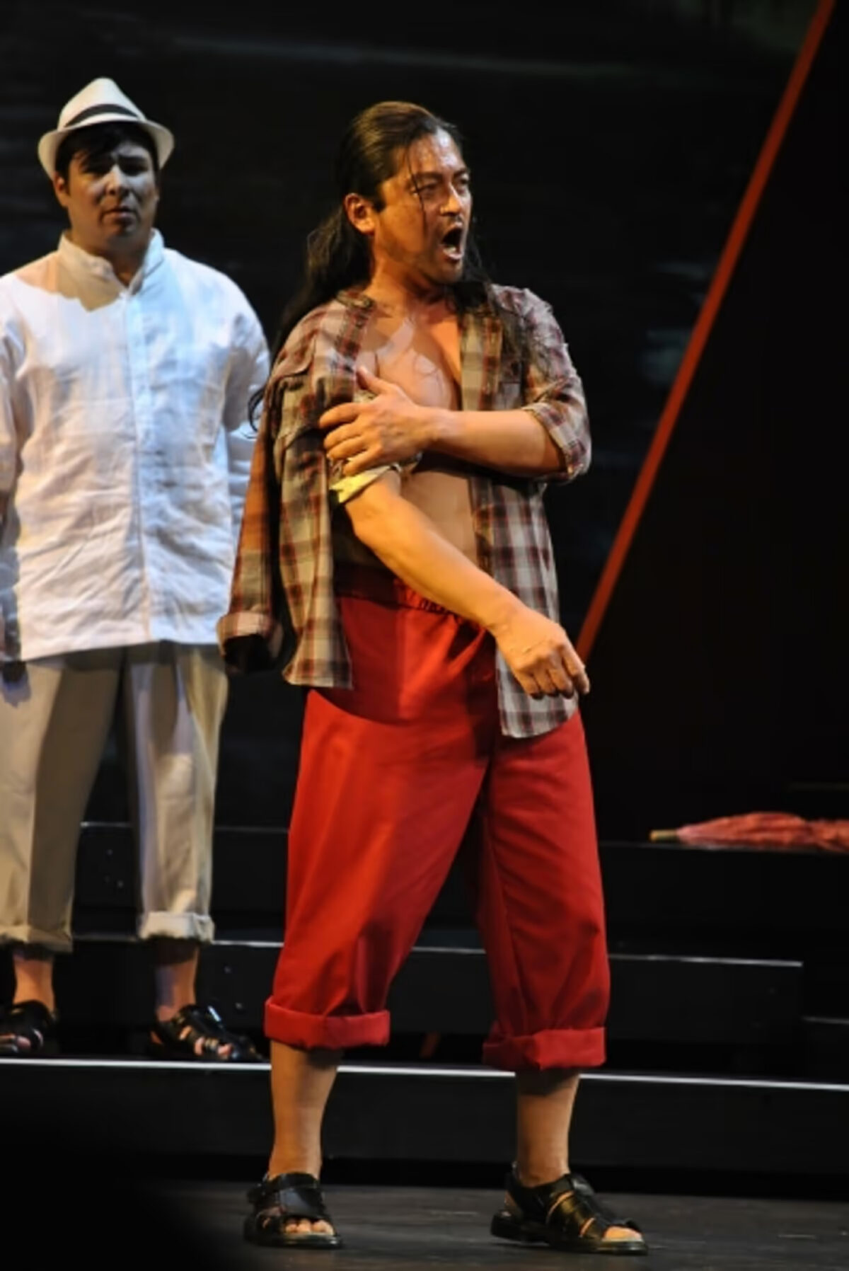 Roberto Perlas Gomez as Elias